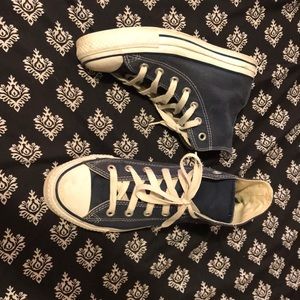 Navy blue Converse